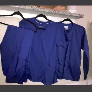 Wonder wink scrub set